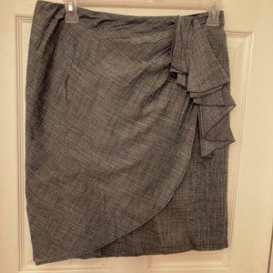 Sunny Leight Gray NWOT elegant skirts with ruffles details Size 10